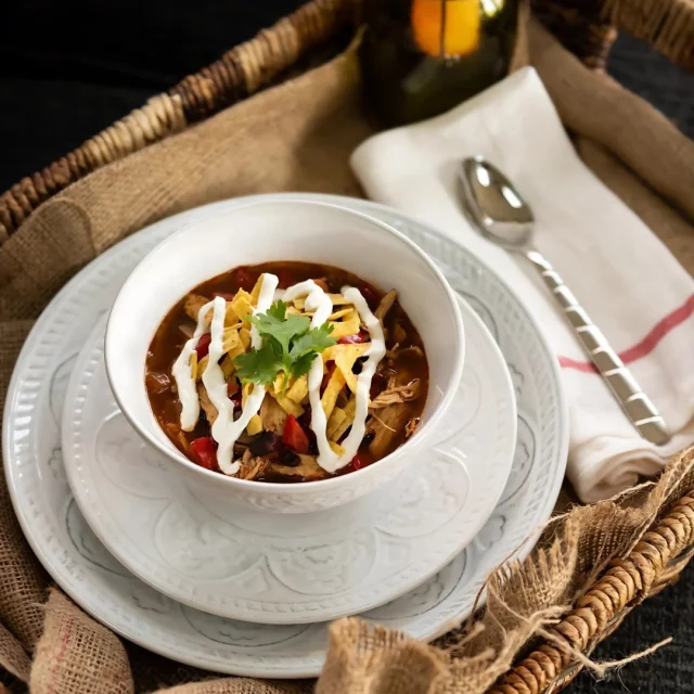 Our Chicken Tortilla Soup Meal Kit is THE fan fave, and it's on sale!🍲🌶️

Tender shredded chicken, slow-simmered in a bold Southwestern broth with black beans, tomatoes, and red bell peppers—all topped with crunchy tortilla strips, fresh cilantro, and a  swirl of sour cream. 🤤

Enjoy 33% off meal kits for a limited time. Link in bio. 
.
.
.
.
#SupportLocal#ShopSmallBusiness#FreshMidwest#GroceryDelivery#OnlineGrocery#DeliveryService#FoodDelivery#DoorStepDelivery#OnlineGroceryShopping#NoContactDelivery#ShopSmall#SmallBusiness#ShopLocal#LocalDelivery#InstaFood#DinnerIdeas#FoodGram#HomeCooking#midwest#chicago#wisconsin#picoftheday#mealkit#healthydinner#DinnerInsp #falldinner #MidwestEats #ChicagoEats #WisconsinEats