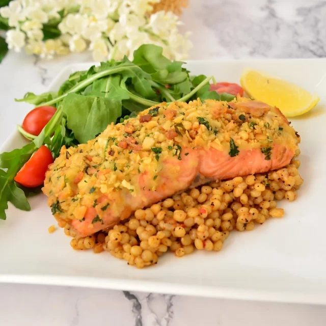 ✨ New Meal Kit Alert! ✨

Dive into Mediterranean flavors with our new Pita Chip & Hummus Crusted Salmon Meal Kit.🍋🧆
 
Served over harissa-spiced couscous & fresh arugula salad, it’s the perfect quick, flavorful dinner for busy nights. 🕒

Link in bio.
.
.
.
.
#SupportLocal#ShopSmallBusiness#FreshMidwest#GroceryDelivery#OnlineGrocery#DeliveryService#FoodDelivery#DoorStepDelivery#OnlineGroceryShopping#NoContactDelivery#ShopSmall#SmallBusiness#ShopLocal#LocalDelivery#InstaFood#DinnerIdeas#FoodGram#HomeCooking#midwest#chicago#wisconsin#picoftheday#mealkit#healthydinner#DinnerInsp #falldinner #MidwestEats #ChicagoEats #WisconsinEats